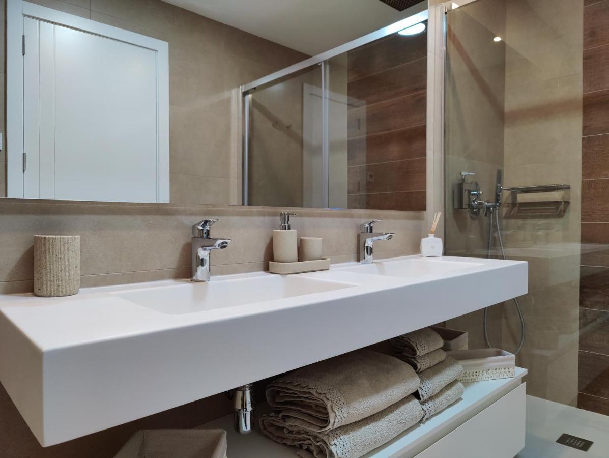 Sunset Waves Superb Apartments 베니돔 외부 사진