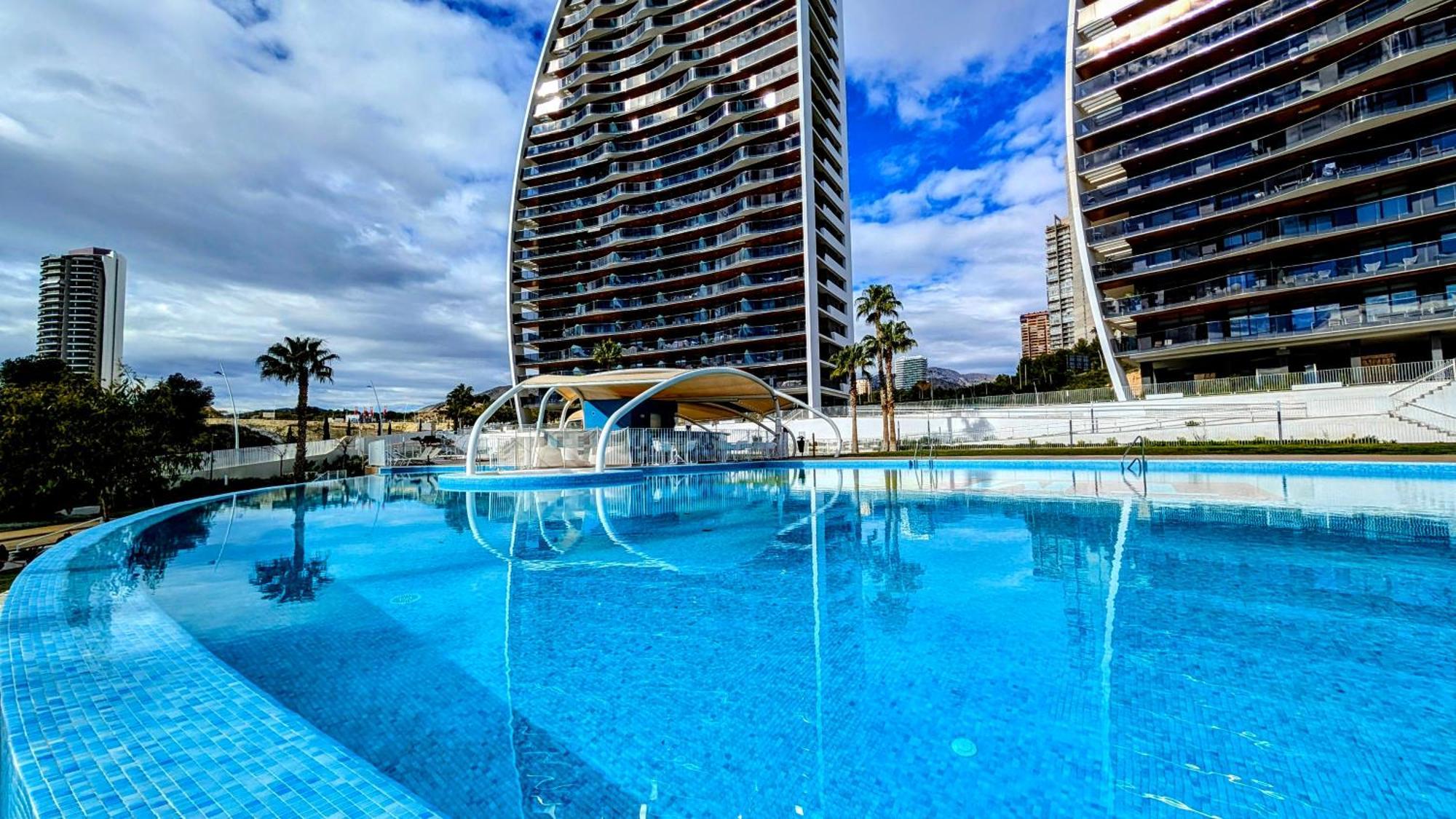 Sunset Waves Superb Apartments 베니돔 외부 사진